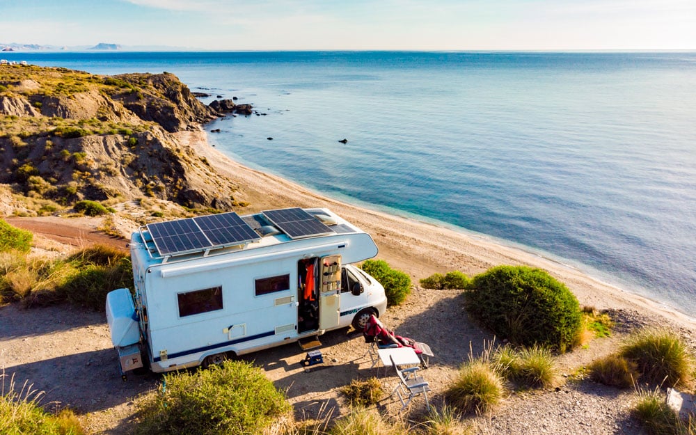 Caping-car-et-panneaux-solaires