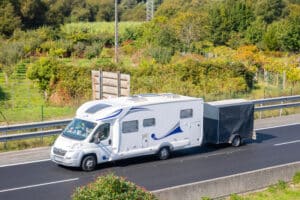 Camping-car et remorque autorisation et permis